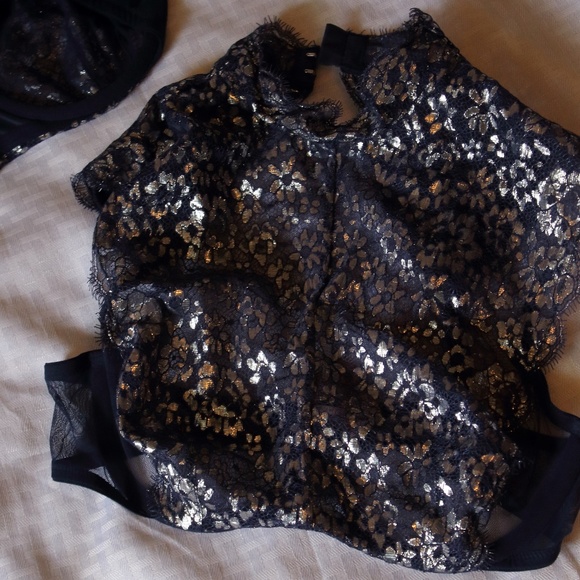 2 X HP SEXY UNLINED PLUNGE IN BL. W/SILVER FLOWER - Picture 2 of 5